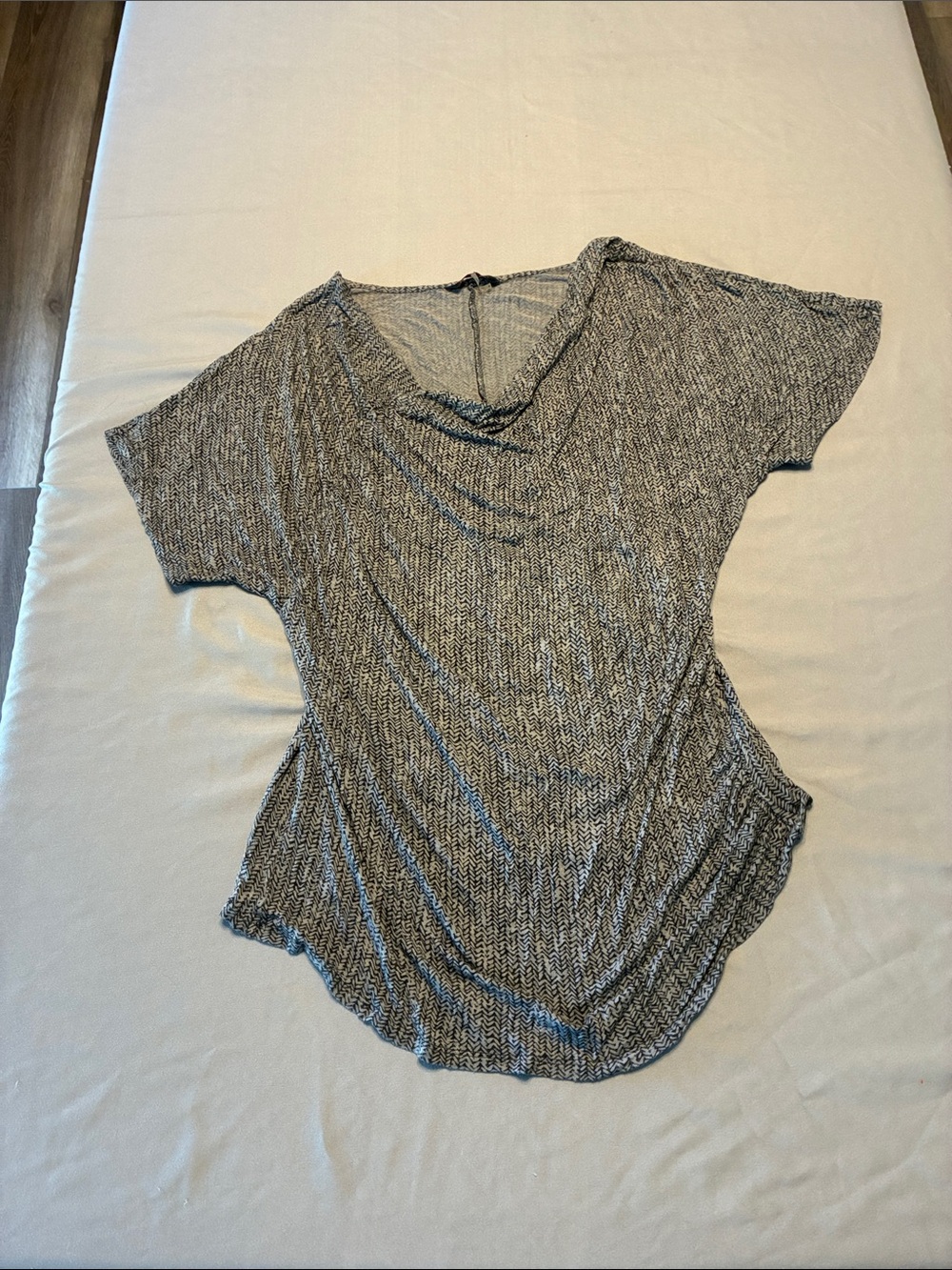 Draped V-Neck Short Sleeve Top in Gray Marled